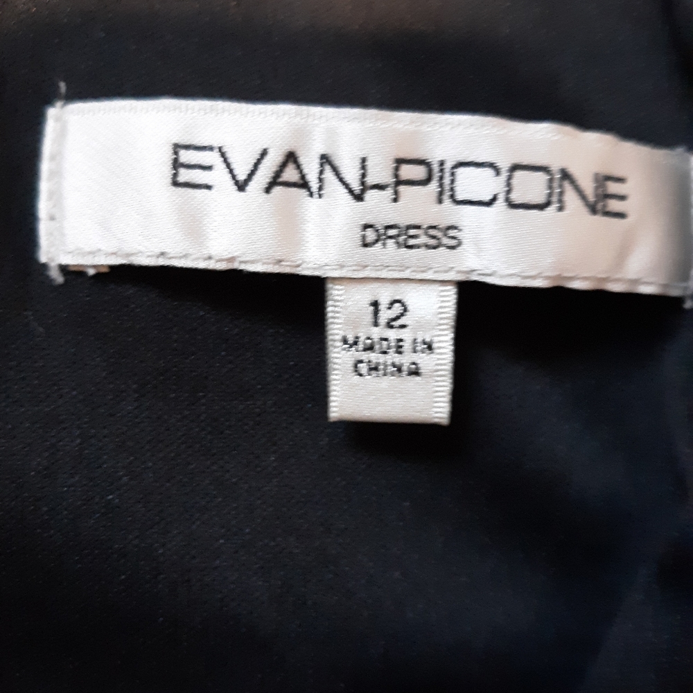 Dress - Picture 3 of 3
